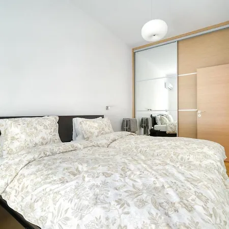 Stylish, Sunny New 2 Bedroom, Prime Central Athens Exterior photo