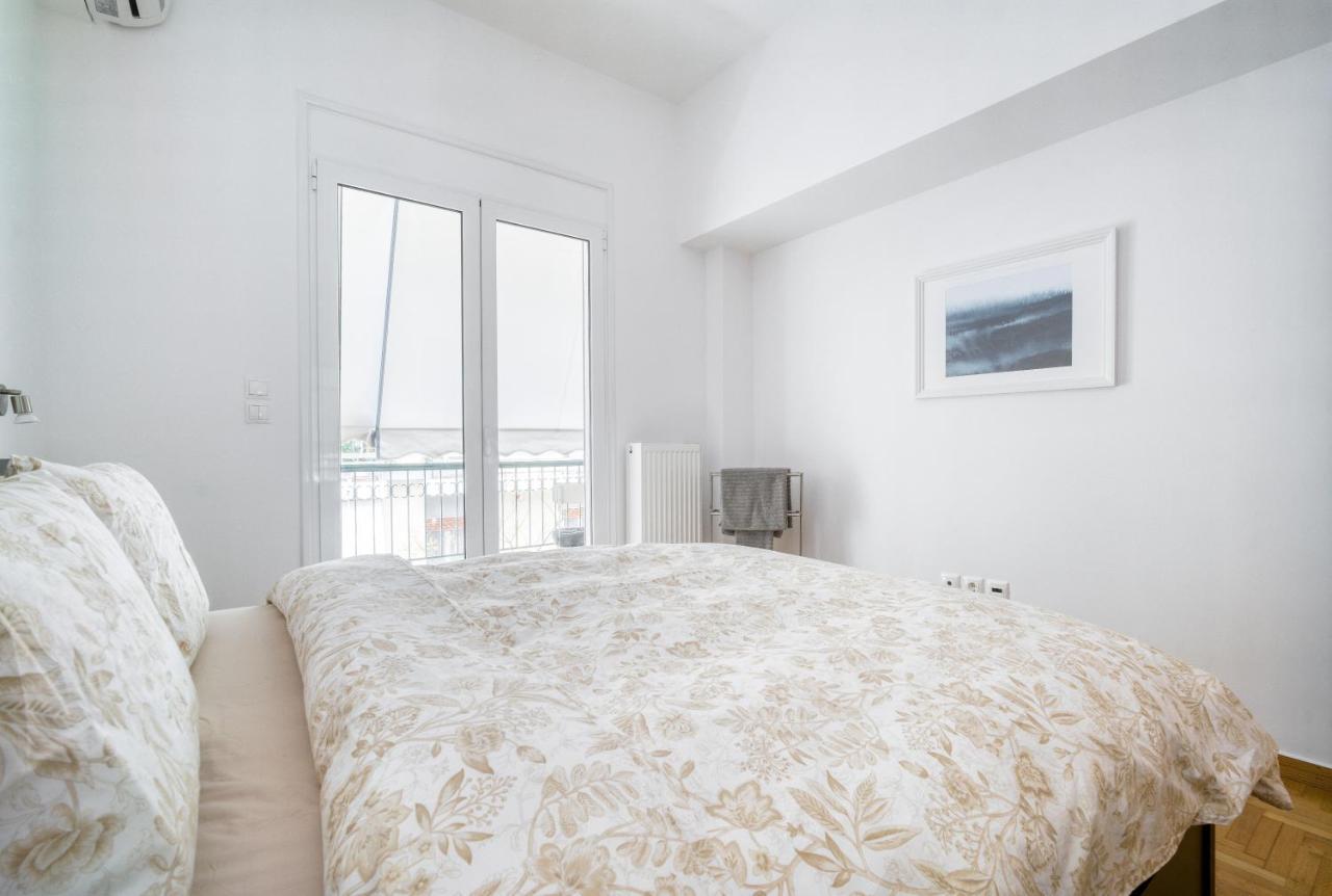 Stylish, Sunny New 2 Bedroom, Prime Apartment *