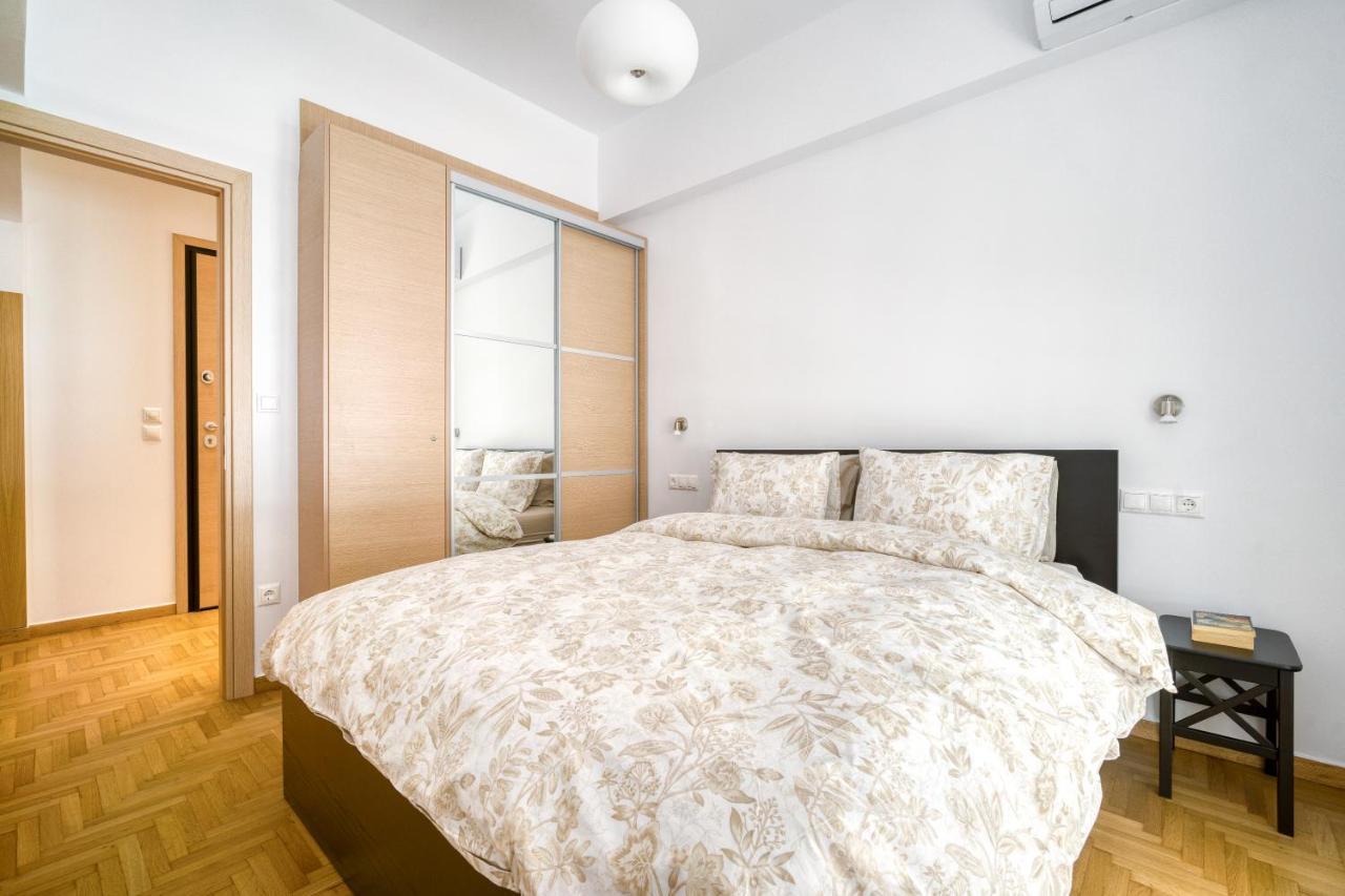 Stylish, Sunny New 2 Bedroom, Prime Апартаменты Афины